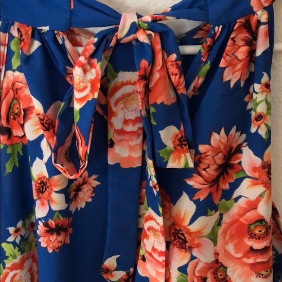 Floral tie neck dress, small, never worn. - Picture 5 of 5